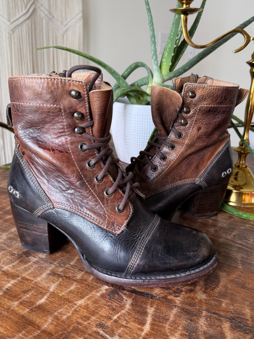 Bed Stu Judgement Two-Tone Brown/Black Leather Lace-Up Heeled Boots 9 - Picture 2 of 15